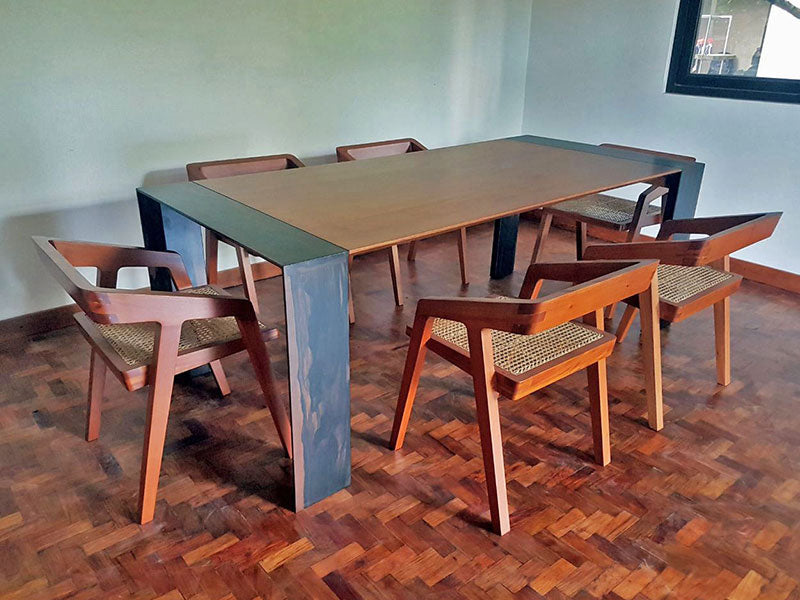 KANTO DINING TABLE